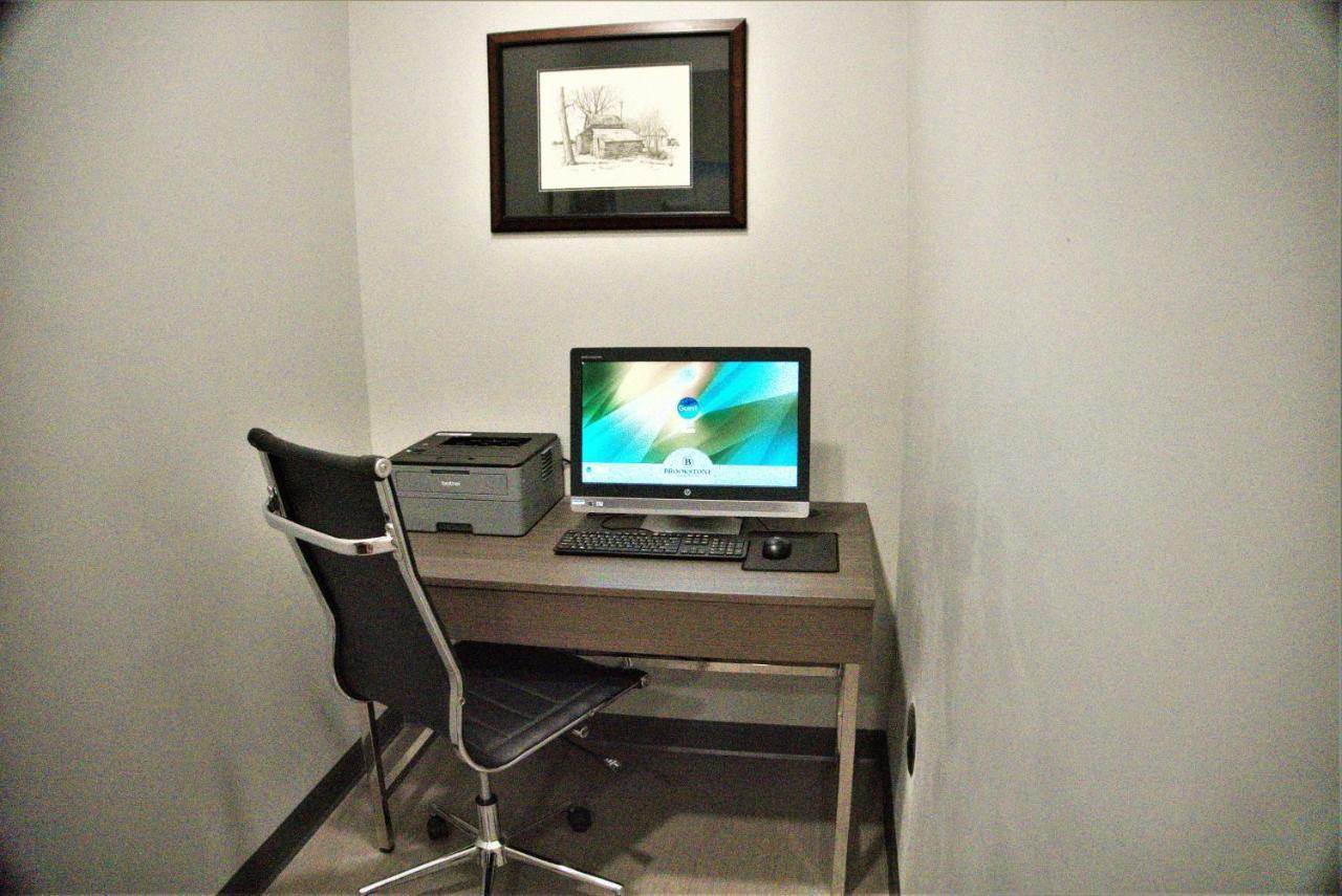 Brookstone Inn & Suites Fort Dodge Kültér fotó