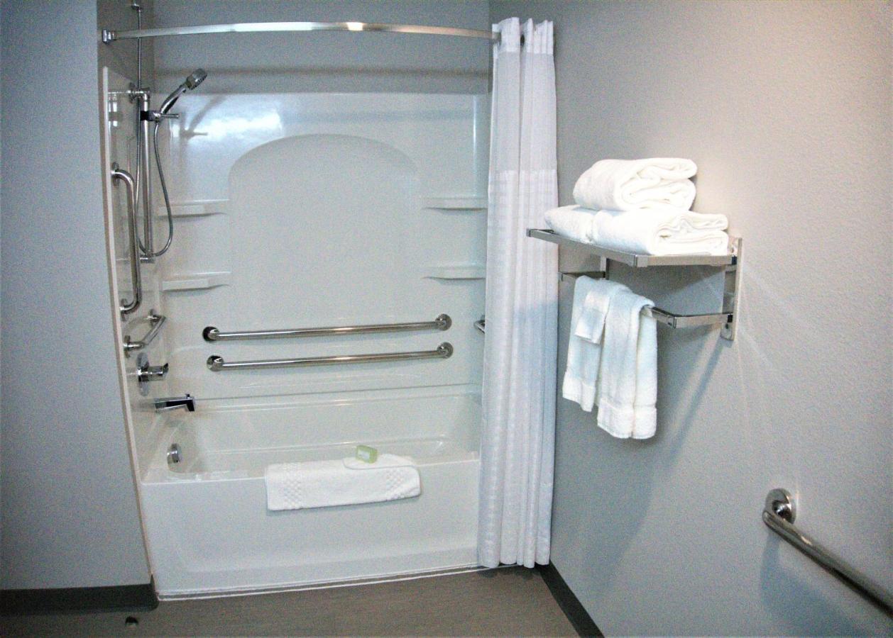 Brookstone Inn & Suites Fort Dodge Kültér fotó