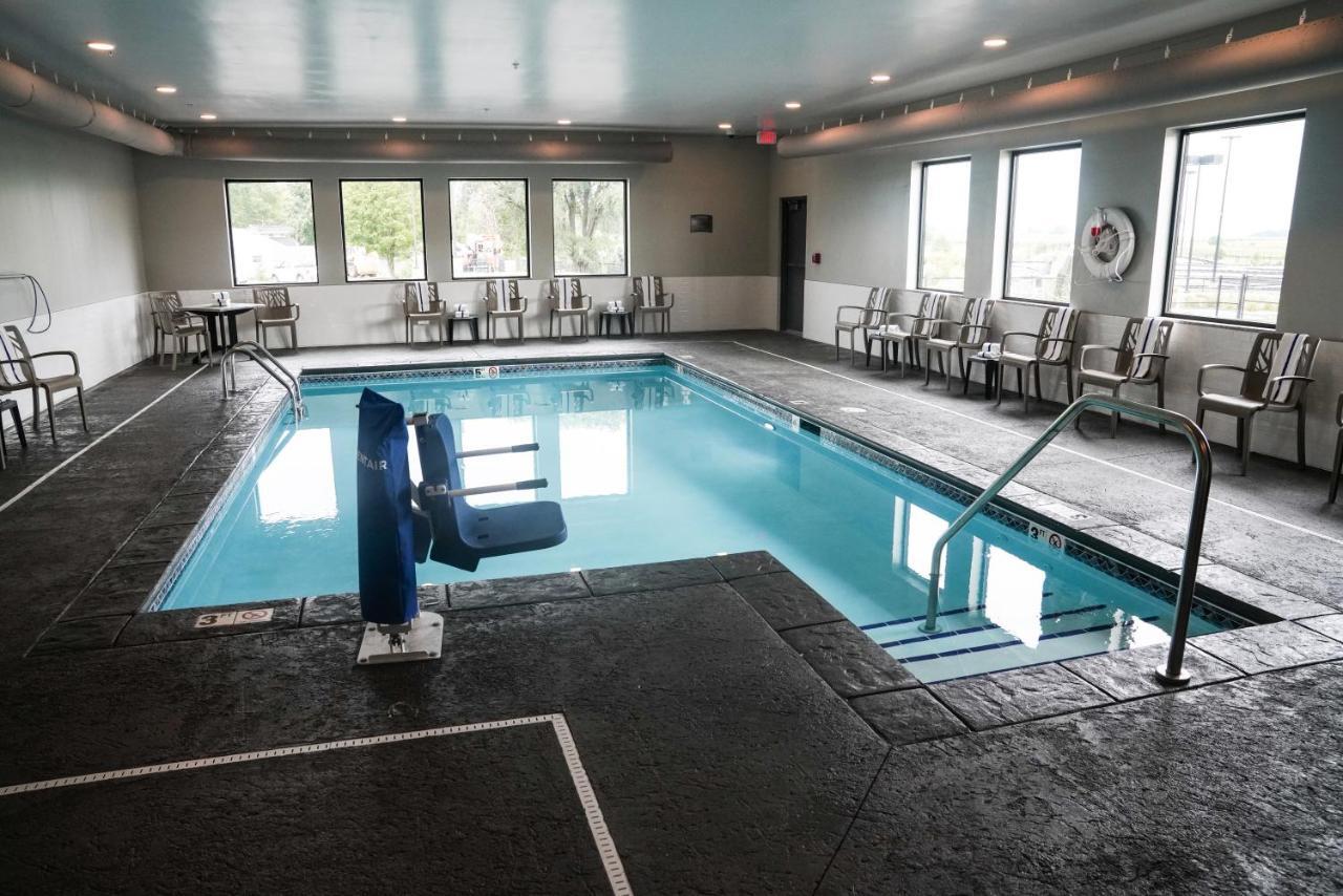Brookstone Inn & Suites Fort Dodge Kültér fotó